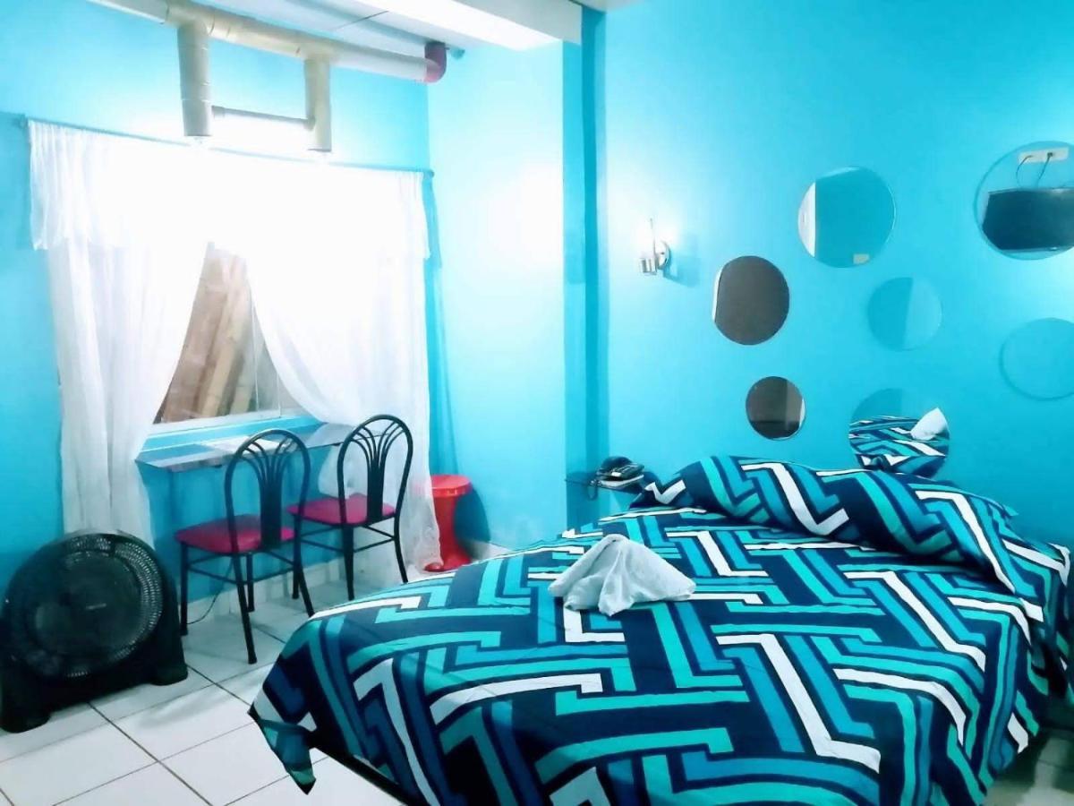 Stylus Hotel Икитос Екстериор снимка