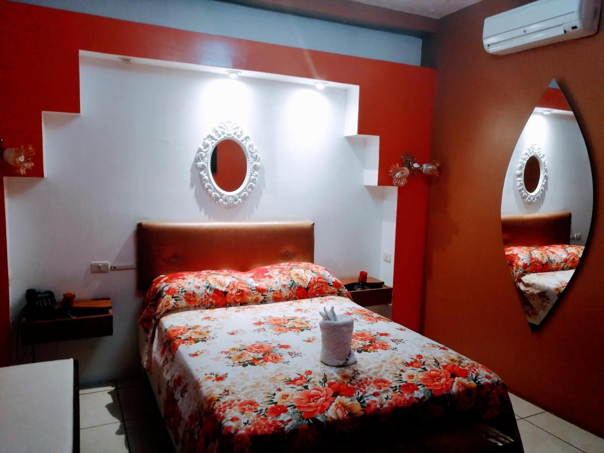 Stylus Hotel Икитос Екстериор снимка